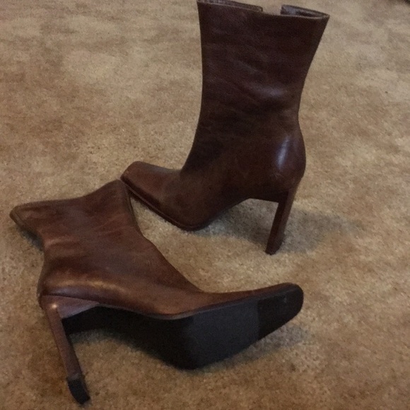 Steve Madden Brown Boot size 6B - Picture 3 of 6